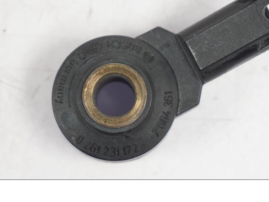 Vänster sida på Knacksensor från en BMW R NineT -2017 motorcykel.