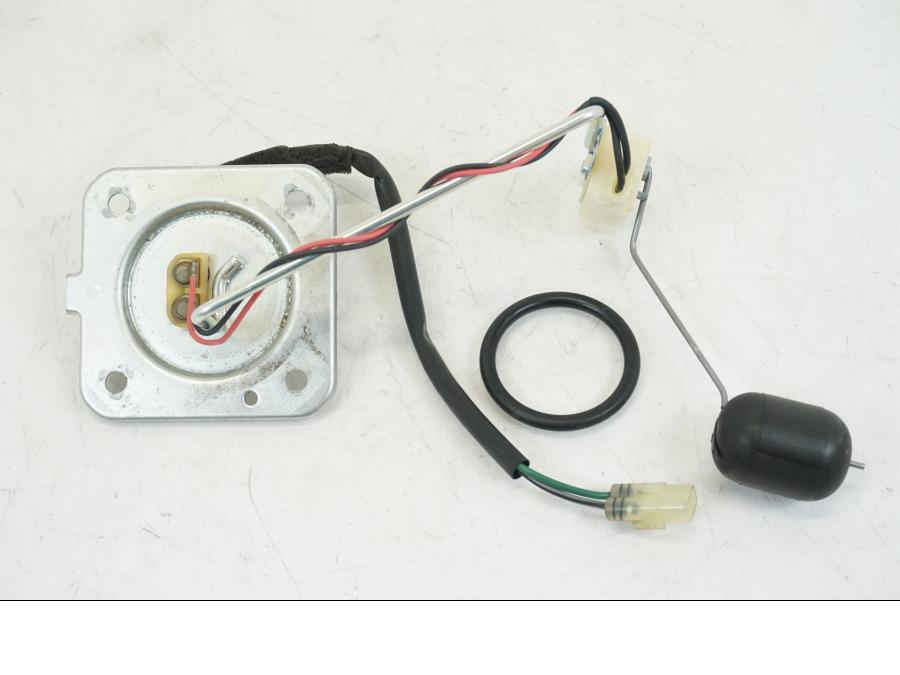 Framsidan på Bensinmätare från en Honda CB 600 F -2008 motorcykel.