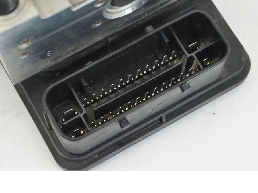 Extrabild3 på ABS Modulator från en BMW R 1250 GS -2019 motorcykel.