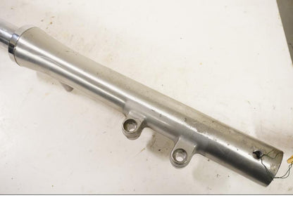 Baksidan på Gaffelben från en Suzuki VS 800 -1994 motorcykel.