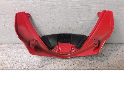 Baksidan på Vindrutefäste från en Ducati Monster 796 -2012 motorcykel.