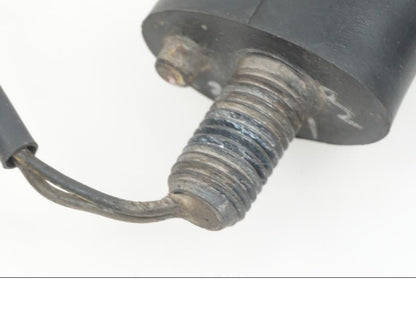 Snett nerifrån på Blinkers LED från en KTM 125 Duke -2020 motorcykel.