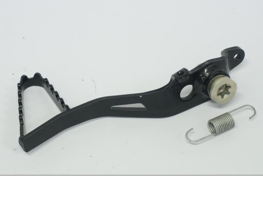 Vänster sida på Bromspedal från en BMW R 1250 GS -2022 motorcykel.