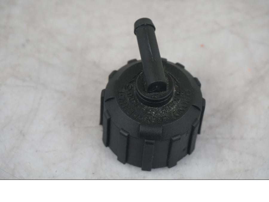 Baksidan på Vattenkylarlock från en KTM 1290 Super Adventure S -2022 motorcykel.