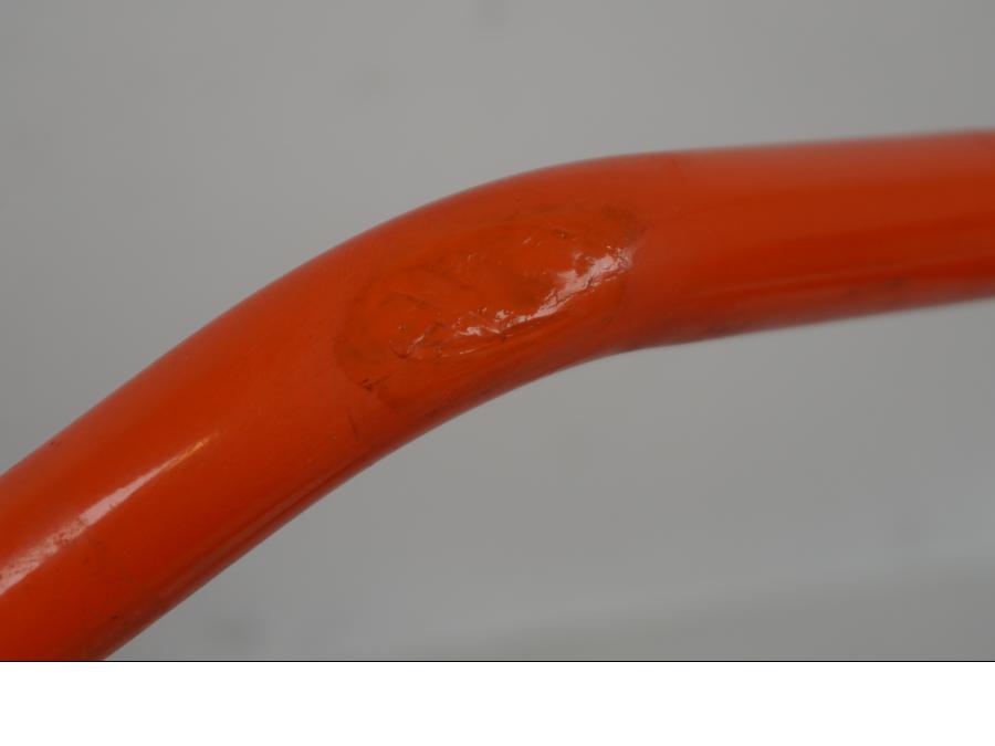 Snett uppifrån på Motorskyddsbåge från en KTM 1290 Super Adventure R -2020 motorcykel.