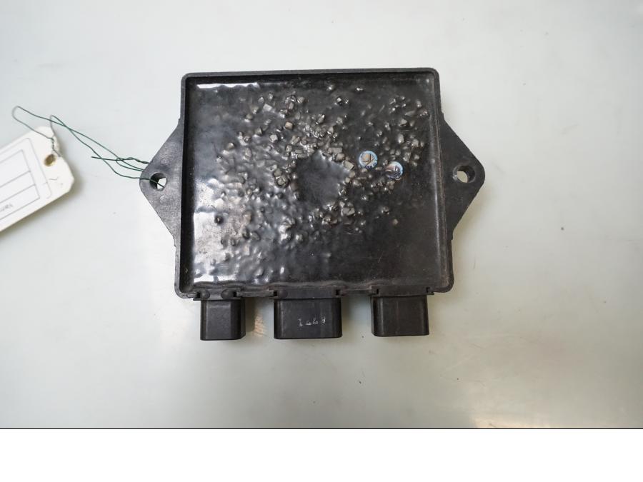 Baksidan på CDI / ECU från en Yamaha YZF 600 R -1996 motorcykel.