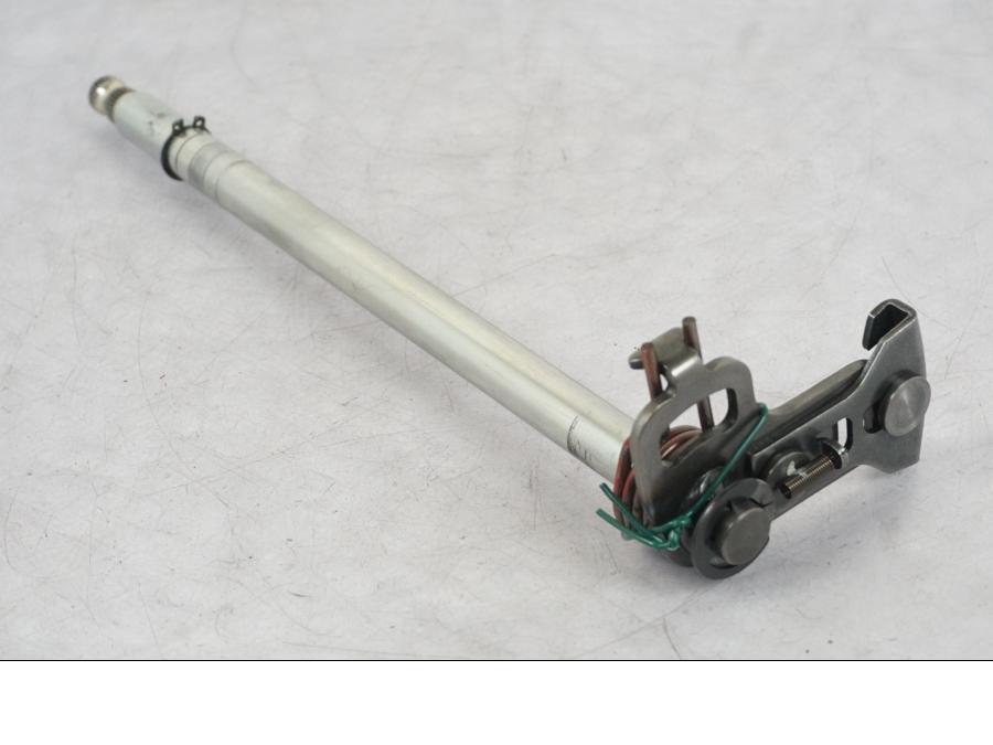 Vänster sida på Växelled från en Kawasaki Z 900 -2019 motorcykel.