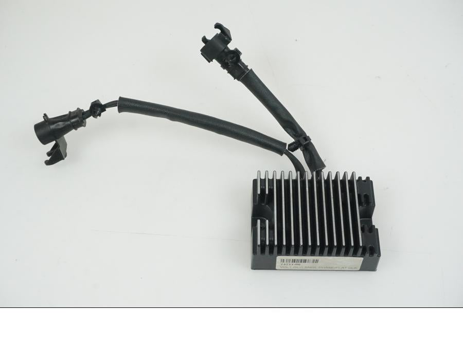 Framsidan på Likriktare från en H-D Sportster 1000 "Ironhead" XLX -2013 motorcykel.