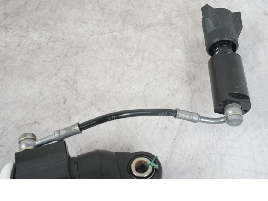 Extrabild1 på Stötdämpare från en KTM 1290 Super Duke R -2022 motorcykel.