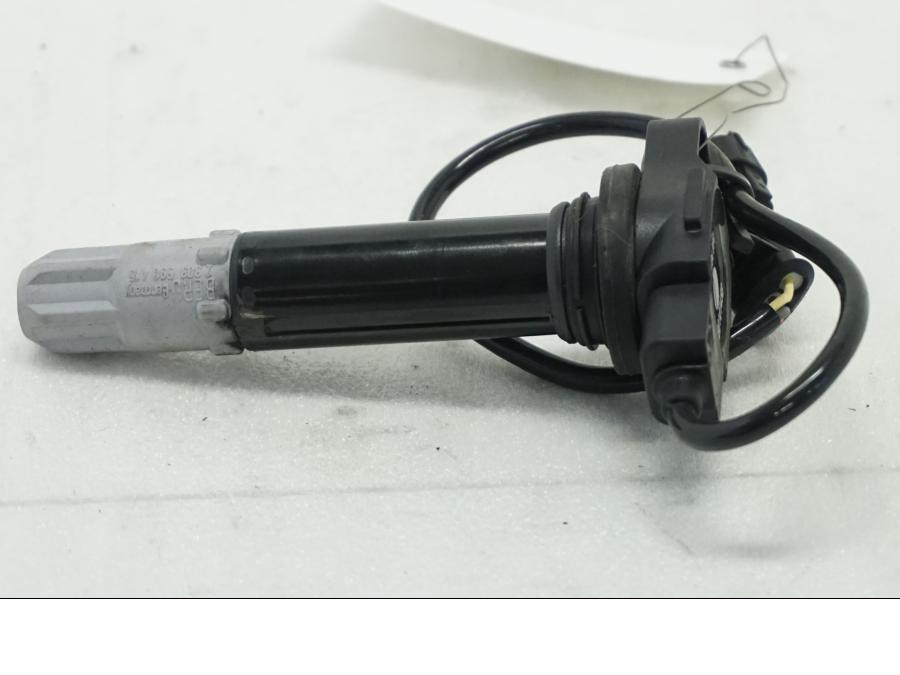 Baksidan på Tändspole från en Ducati Hypermotard -2020 motorcykel.