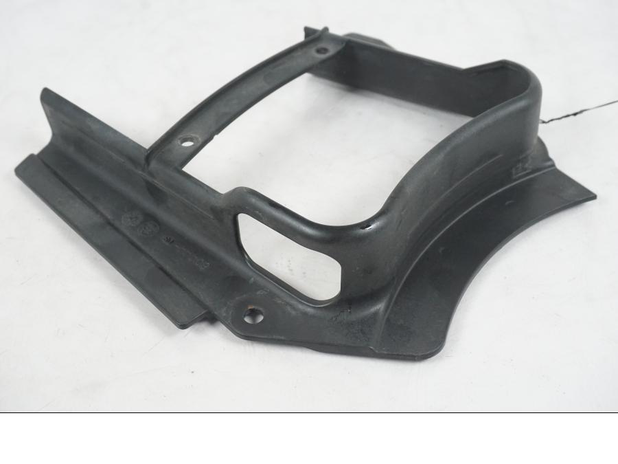 Framsidan på Remskydd från en H-D Softail FXCW Rocker -2008 motorcykel.