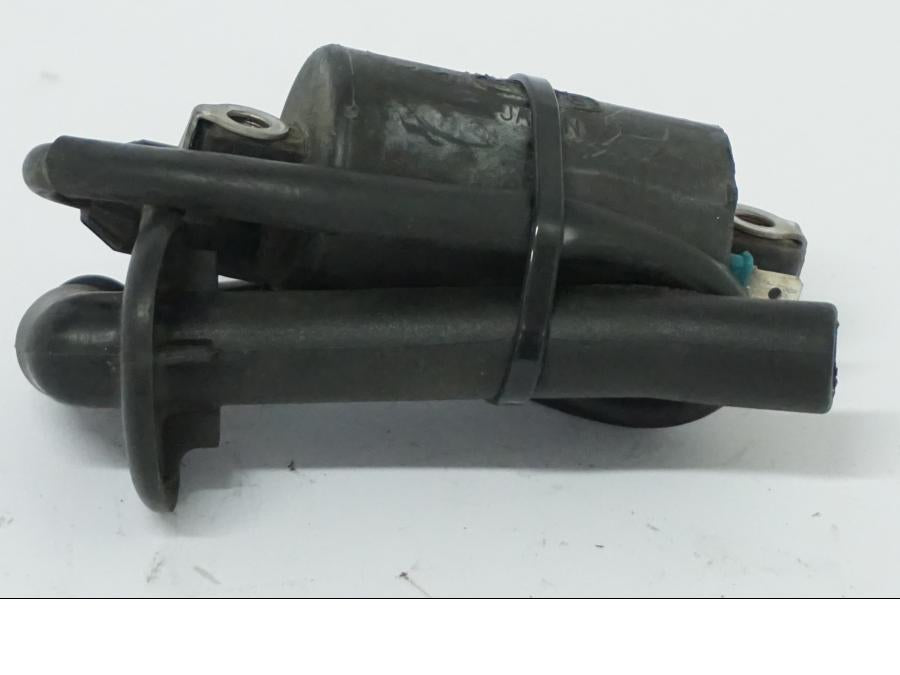 Framsidan på Tändspole från en Honda VFR 750 -1990 motorcykel.