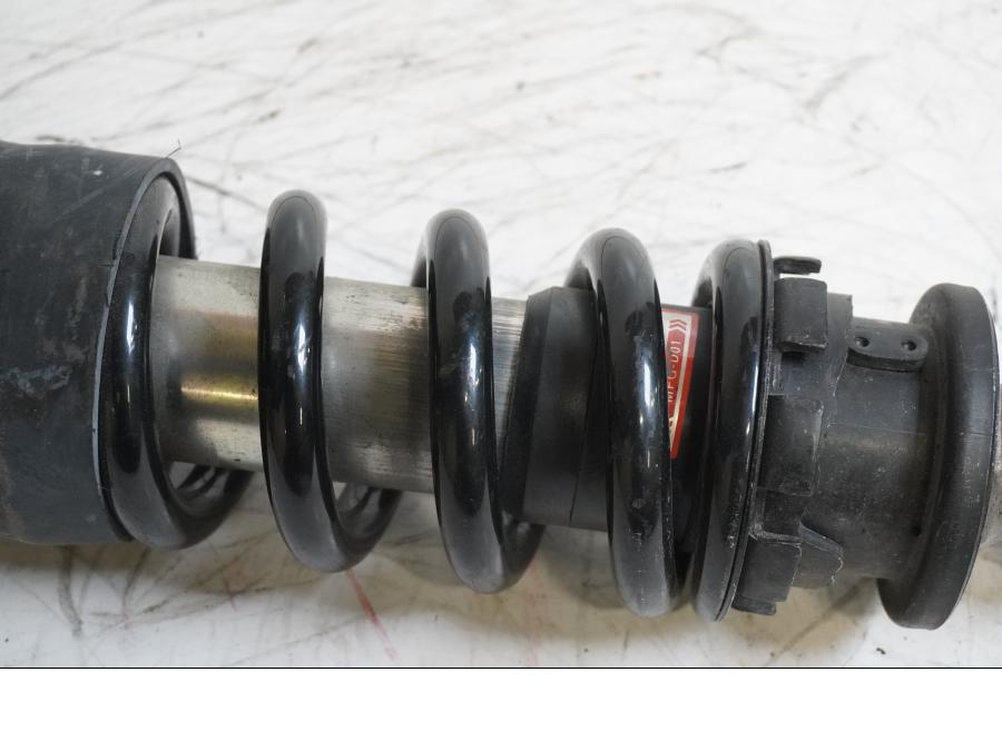 Snett uppifrån på Stötdämpare från en Honda CB 600 Hornet -2007 motorcykel.