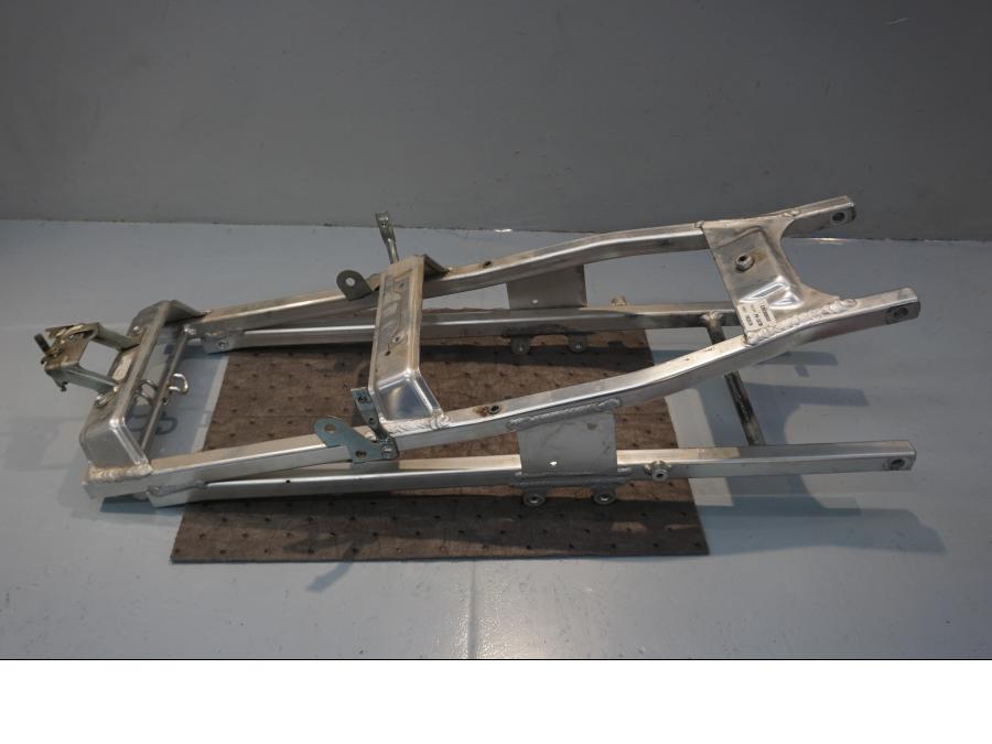 Framsidan på Bakram från en Honda CBR 900 RR -1999 motorcykel.