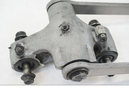 Extrabild1 på Stötdämparlänkage från en Kawasaki ZX-12R -2000 motorcykel.