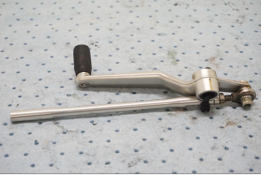 Baksidan på Växelpedal från en MV Agusta F3 675 -2014 motorcykel.