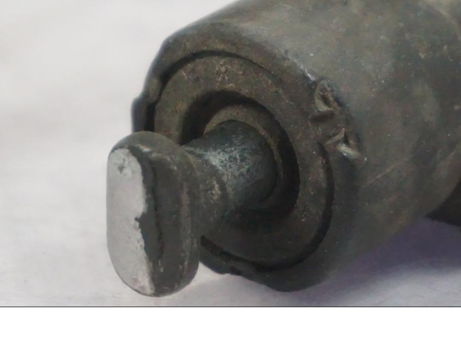 Höger sida på Sidostödsbrytare från en Triumph Tiger -2009 motorcykel.