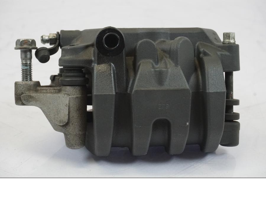 Vänster sida på Bromsok från en Honda NT 700 -2008 motorcykel.