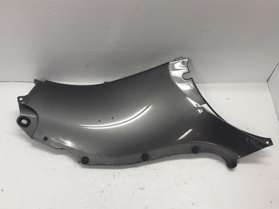 Framsidan på Sidopanel från en BMW K 1200 LT -2006 motorcykel.