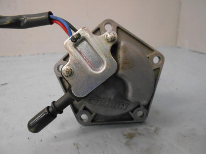 Höger sida på Bensinpump insprut från en Kawasaki Versys 650 -2007 motorcykel.