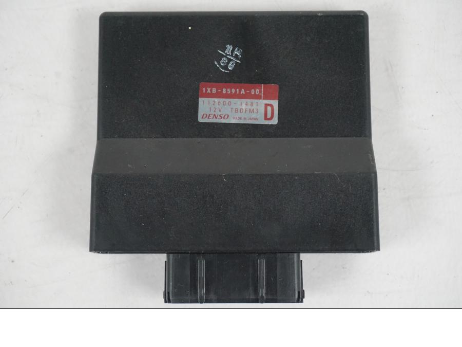 Extrabild5 på <p>Låssats från Yamaha MT-07 2014.</p>

<p>1st nyckel (svart), tändningslås, antenn, sadellås, CDI och tanklock.</p> motorcykel.