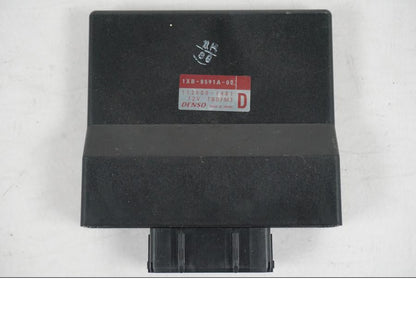 Extrabild5 på <p>Låssats från Yamaha MT-07 2014.</p>

<p>1st nyckel (svart), tändningslås, antenn, sadellås, CDI och tanklock.</p> motorcykel.