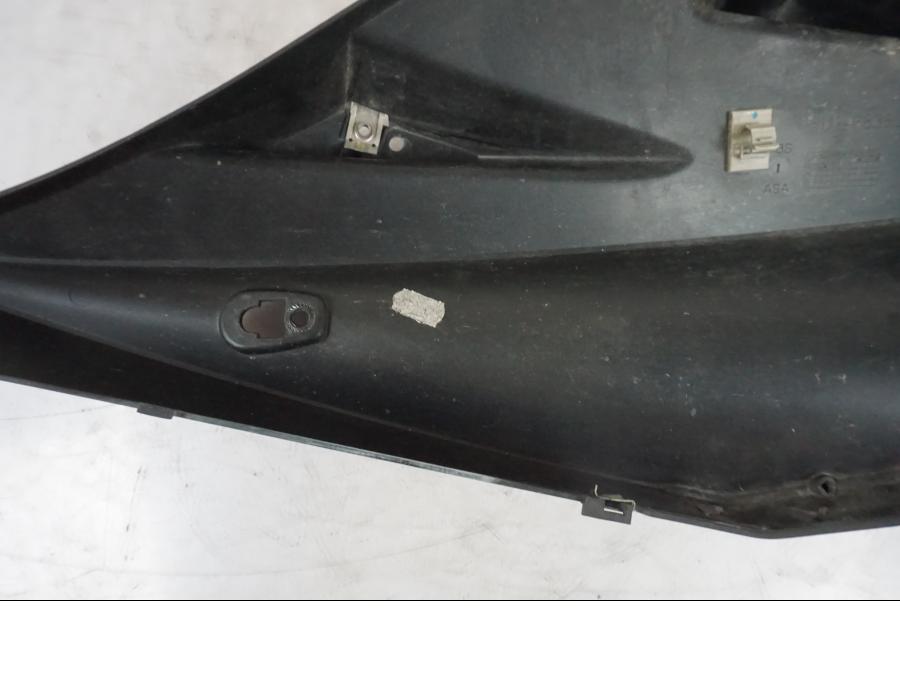 Extrabild3 på Sidkåpa från en Yamaha YZF-R 125 -2008 motorcykel.