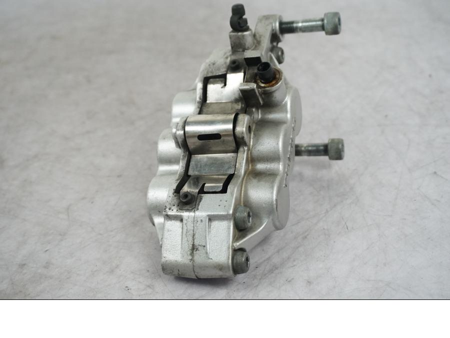 Baksidan på Bromsok från en Kawasaki VN 1500 Mean Streak -2002 motorcykel.