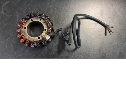 Framsidan på Generator från en Honda VF 750 S -1982 motorcykel.