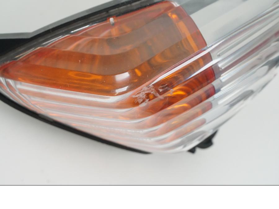 Snett nerifrån på Blinkers från en Yamaha FJR 1300 -2007 motorcykel.