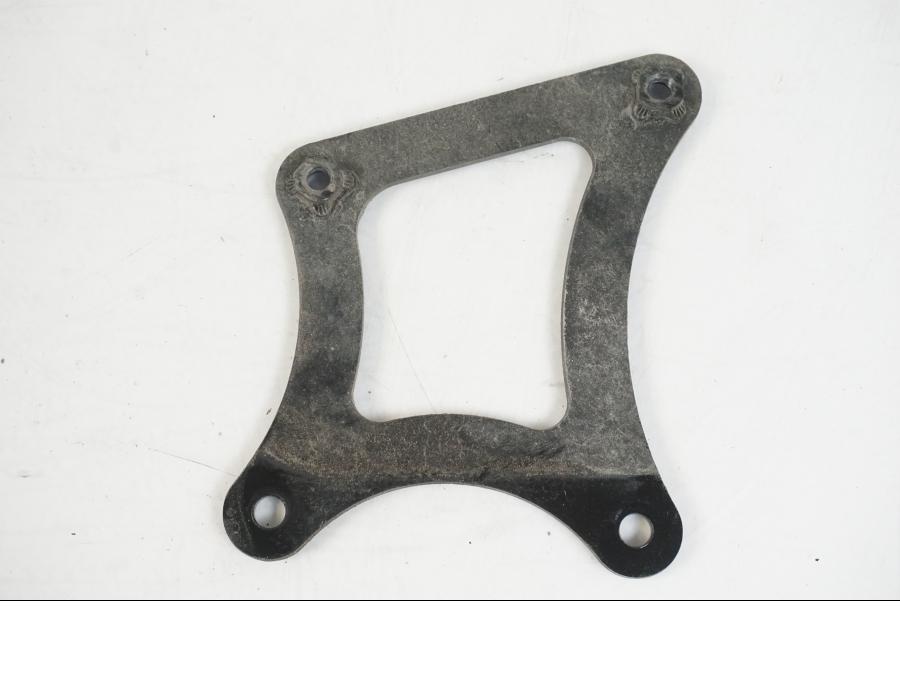 Framsidan på Likriktare från en Suzuki VZR 1800 -2009 motorcykel.