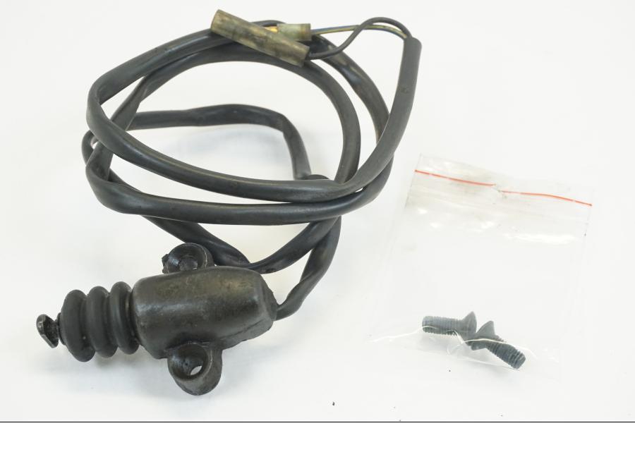 Framsidan på Sidostödsbrytare från en Yamaha FZR 1000 -1988 motorcykel.