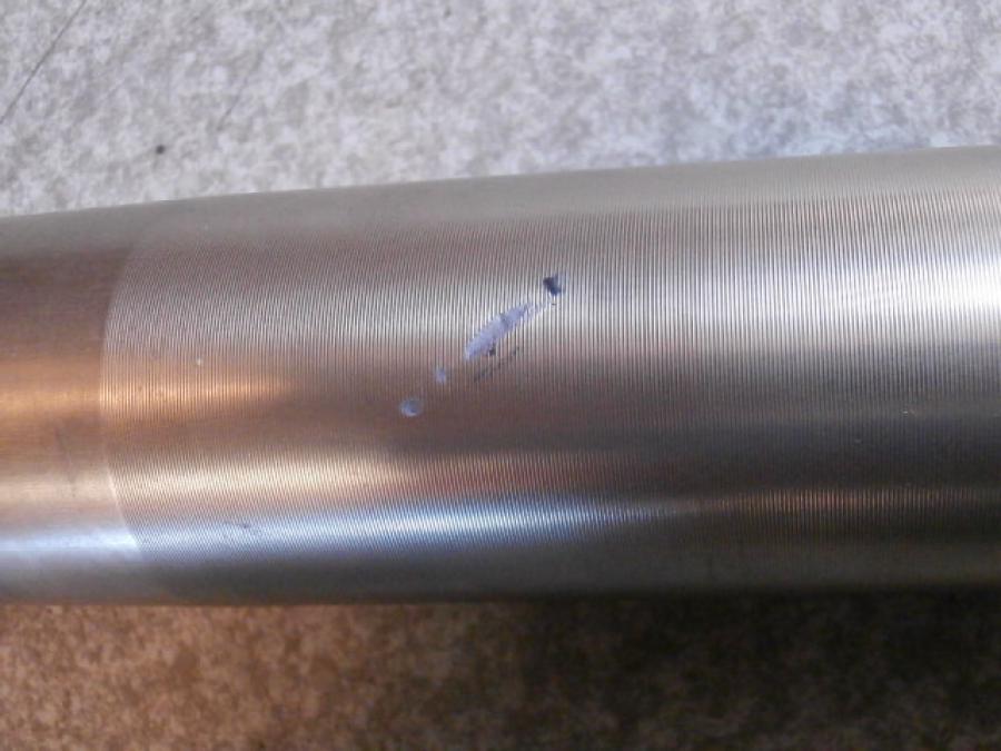 Baksidan på Gaffelben från en Suzuki DRZ 400 -2006 motorcykel.