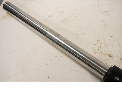 Snett uppifrån på Gaffelben från en Kawasaki GPZ 500 -1991 motorcykel.