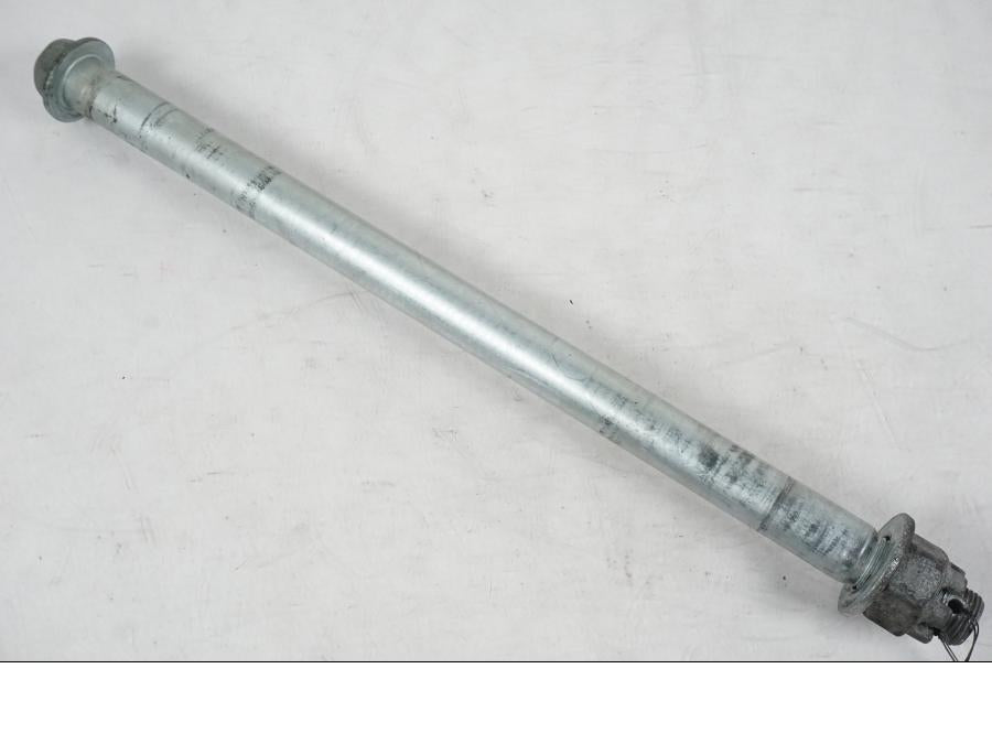 Framsidan på Axel från en Kawasaki ER-6N ABS -2010 motorcykel.