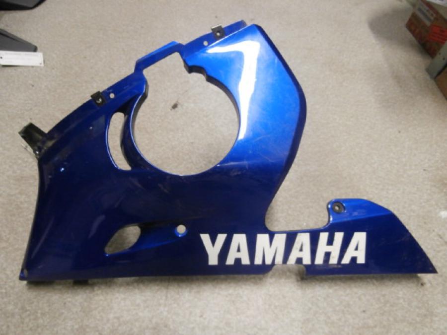 Framsidan på Magkåpa från en Yamaha YZF R6 -2000 motorcykel.