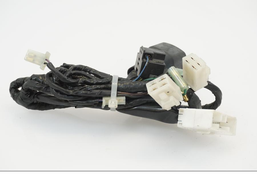 Baksidan på Kablage från en Yamaha YZF R6 -2000 motorcykel.