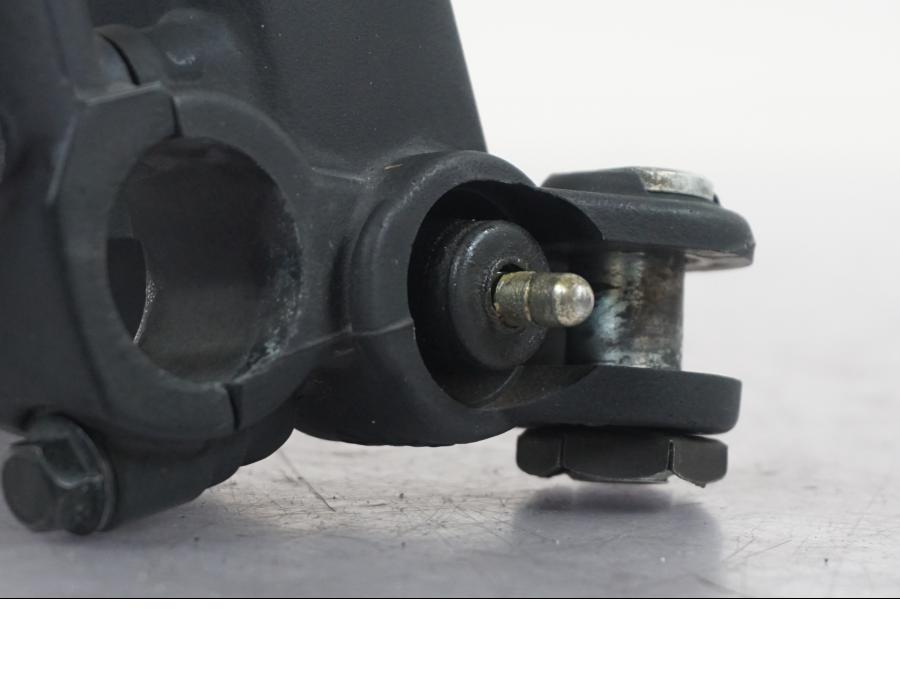 Vänster sida på Bromshuvudcylinder från en KTM 690 SM R -2009 motorcykel.