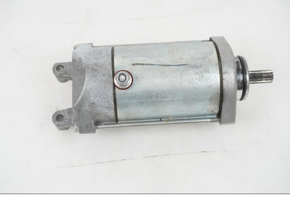 Framsidan på Startmotor från en KTM 1290 Super Adventure S -2022 motorcykel.