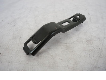 Framsidan på Sadelfäste från en Kawasaki Z 800 -2014 motorcykel.