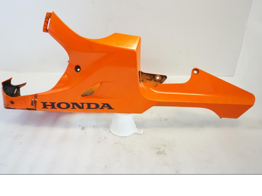 Framsidan på Magkåpa från en Honda CBR 1000 RR -2010 motorcykel.