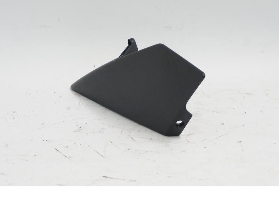 Snett uppifrån på Sidkåpa från en KTM 790 Duke -2018 motorcykel.