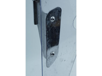 Snett nerifrån på Vindrutefäste från en Kawasaki VN 1500 Classic Tourer -2001 motorcykel.