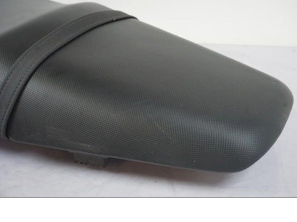 Baksidan på Sadel från en Kawasaki ZZ-R 1400 -2009 motorcykel.