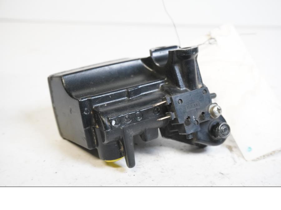 Höger sida på Bromshuvudcylinder från en Yamaha XT 1200 Z -2011 motorcykel.