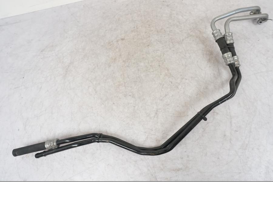 Framsidan på Oljekylrör från en BMW K 1600 GTL -2015 motorcykel.