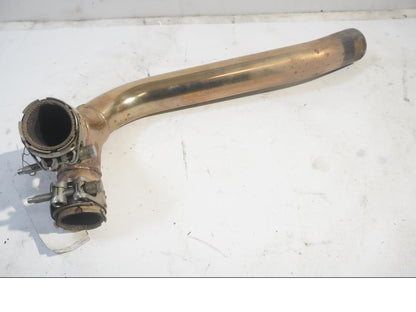 Baksidan på Mellanrör från en Triumph Street Triple -2009 motorcykel.