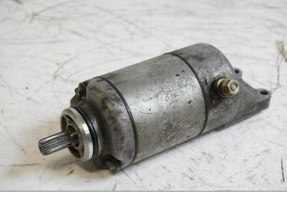 Framsidan på Startmotor från en Suzuki GSX-R 750 -1995 motorcykel.