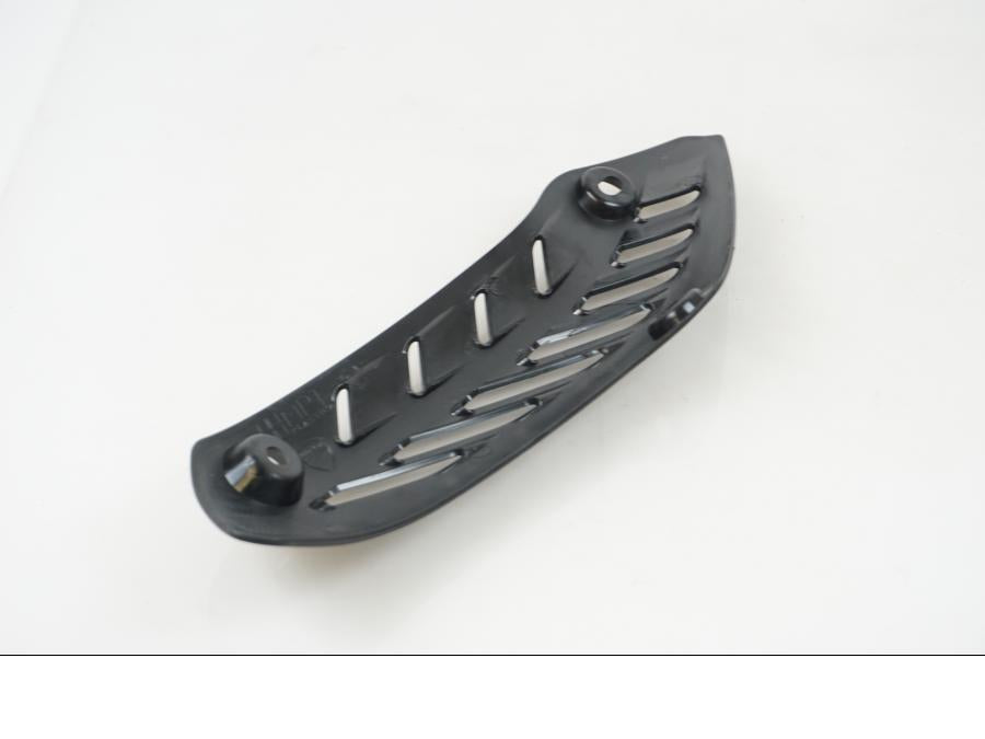 Vänster sida på Värmeskydd från en Ducati Monster 1200 -2019 motorcykel.