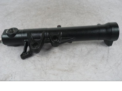 Snett uppifrån på Gaffelben från en BMW F 800 R -2010 motorcykel.